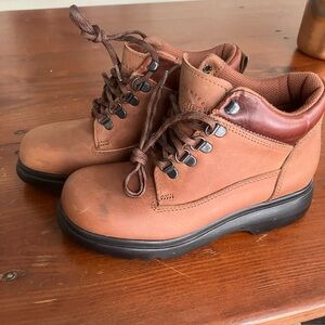 Dexter Comfort USA Waterproof Hiking Boots | Brown Leather | Women’s 6